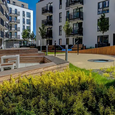 Garbary 104 - Modern Near Old Town - King Bed - Free Parking *