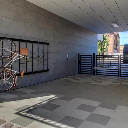 Apartment Garbary 104 - Modern Near Old Town - King Bed - Free Parking