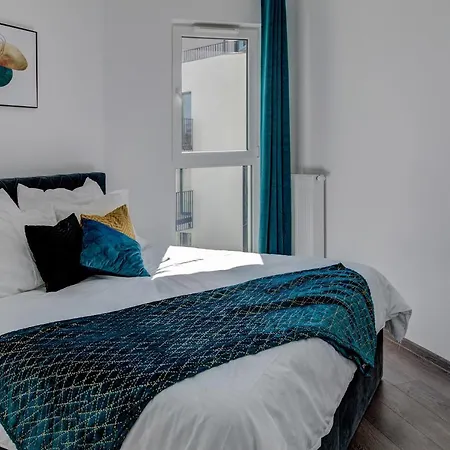 Garbary 104 - Modern Near Old Town - King Bed - Free Parking Apartment Poznan