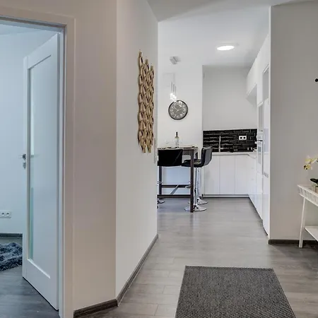 Garbary 104 - Modern Near Old Town - King Bed - Free Parking * Poznan