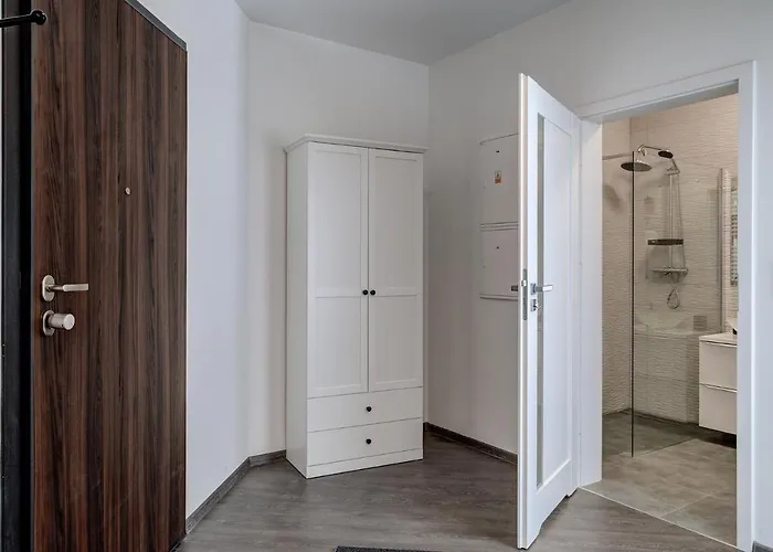 Апартаменты Garbary 104 - Modern Near Old Town - King Bed - Free Parking