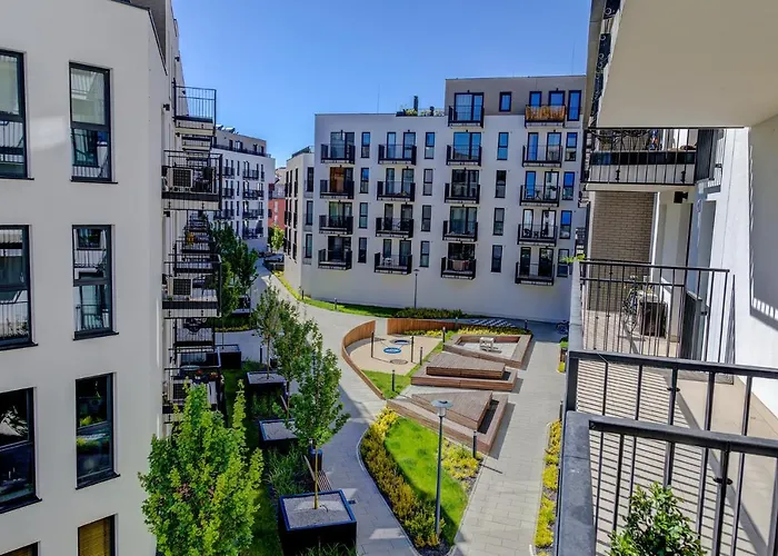 Garbary 104 - Modern Near Old Town - King Bed - Free Parking Апартаменты