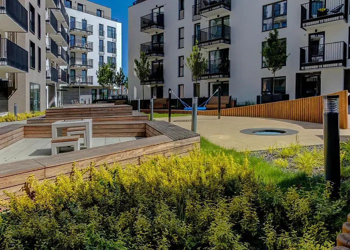 Garbary 104 - Modern Near Old Town - King Bed - Free Parking *